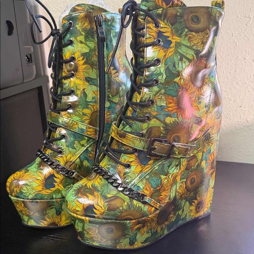 Floral Lace-Up Platform Boots